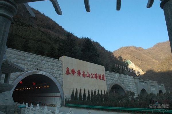 中国风景最美的十大公路_中国适合自驾游的国道