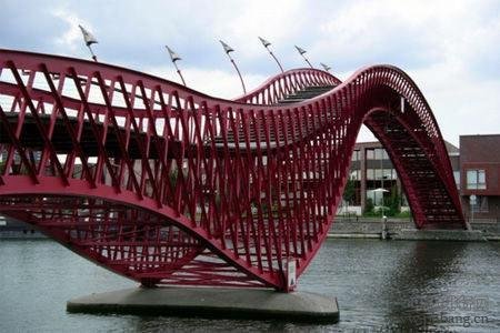 地球上最怪异的10大桥梁
