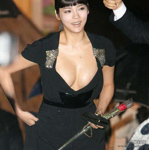 在红毯爆乳抢镜的十大韩国女星