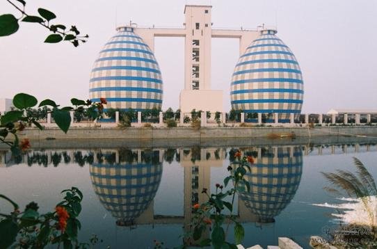 2014中国十大丑陋建筑